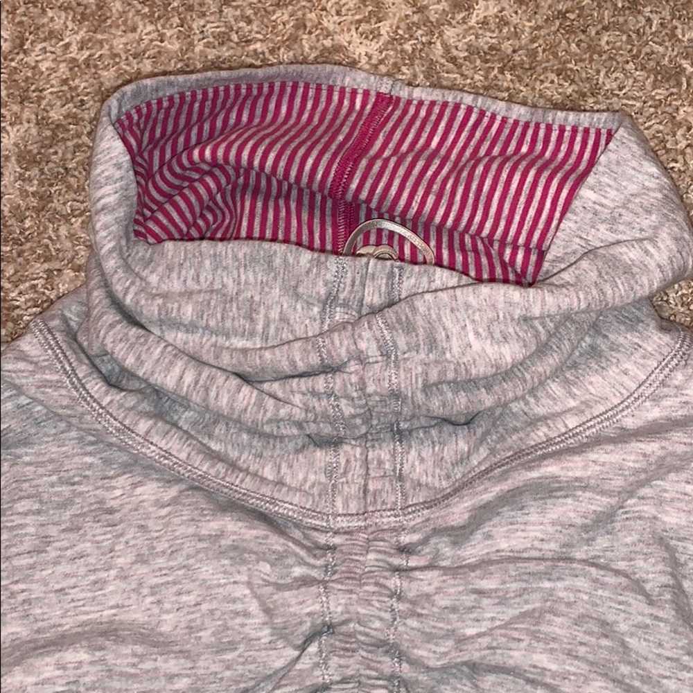 Lululemon high necked long sleeve